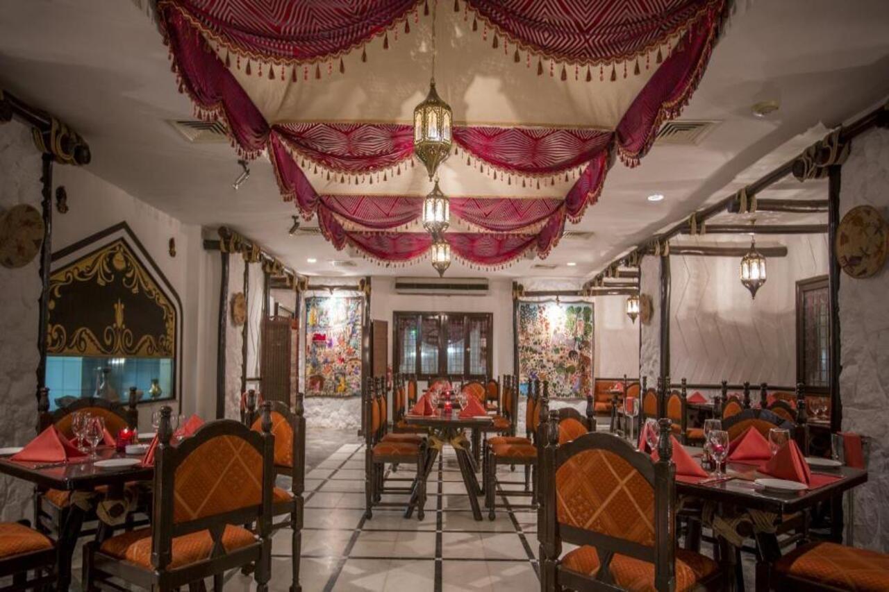 Danat Al Ain Resort Экстерьер фото The interior of the restaurant