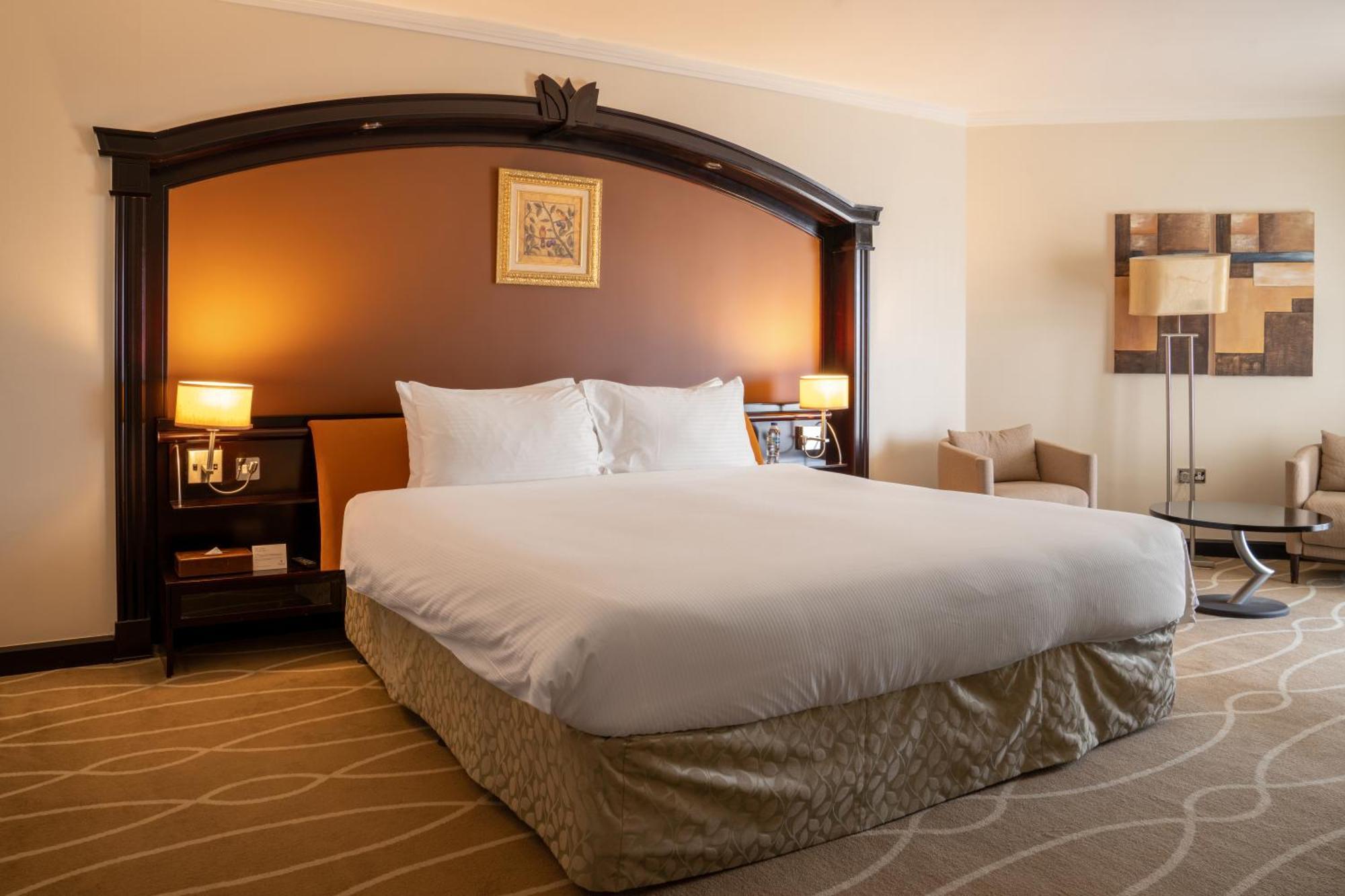 Danat Al Ain Resort Экстерьер фото A bedroom at the hotel