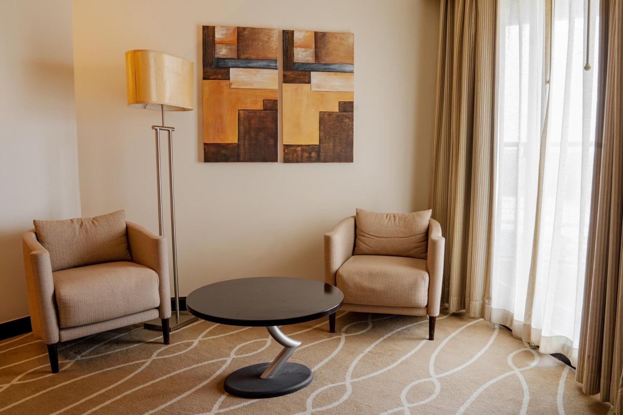 Danat Al Ain Resort Экстерьер фото A room at the hotel
