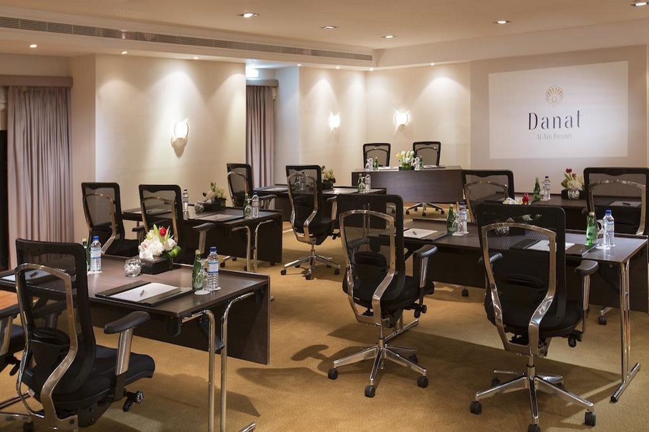 Danat Al Ain Resort Экстерьер фото Meeting room at the hotel