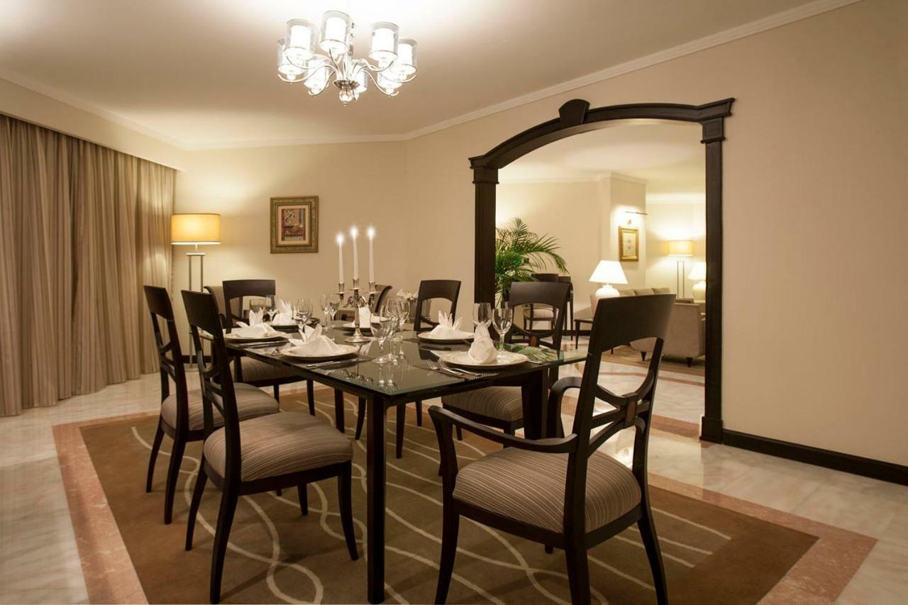 Danat Al Ain Resort Экстерьер фото A dining room